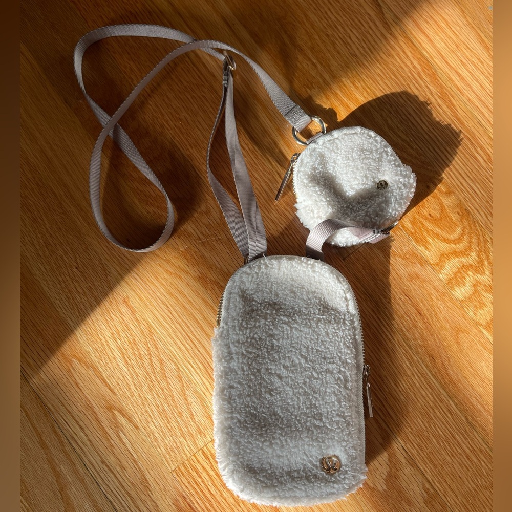 Lululemon purse